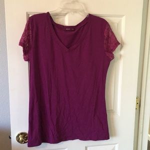 Short lace sleeve top - pretty purple color